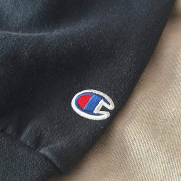 Yale Champion Crewneck – Size Large - Picture 2 of 3